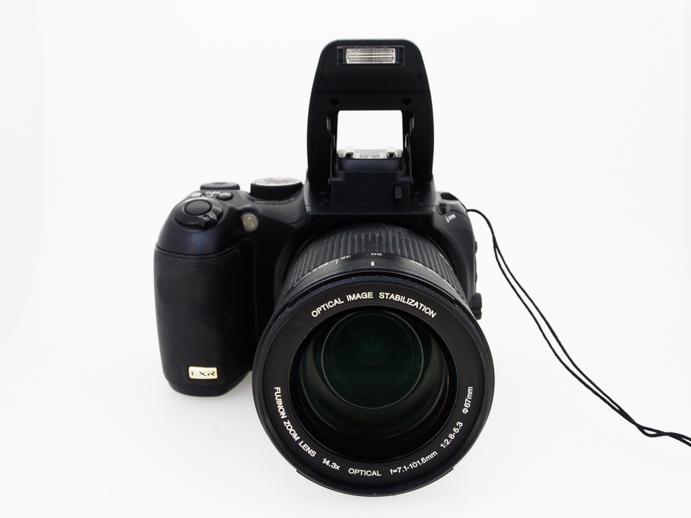 FujiFilm FinePix S200EXR Digital Bridge Camera - Image 3
