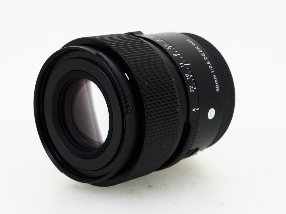 Sigma 90mm f/2.8 DG DN Contemporary - Sony FE Fit - Image 4