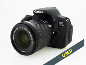 Canon EOS 700D + EF-S 18-55mm F3.5-5.6 IS STM Lens