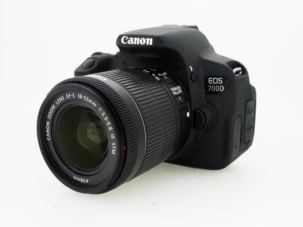 Canon EOS 700D + 18-55mm F3.5-5.6 IS STM