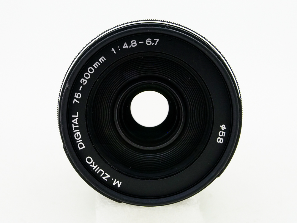 Olympus M.Zuiko Digital ED 75-300mm f/4.8-6.7 II Lens - Image 4