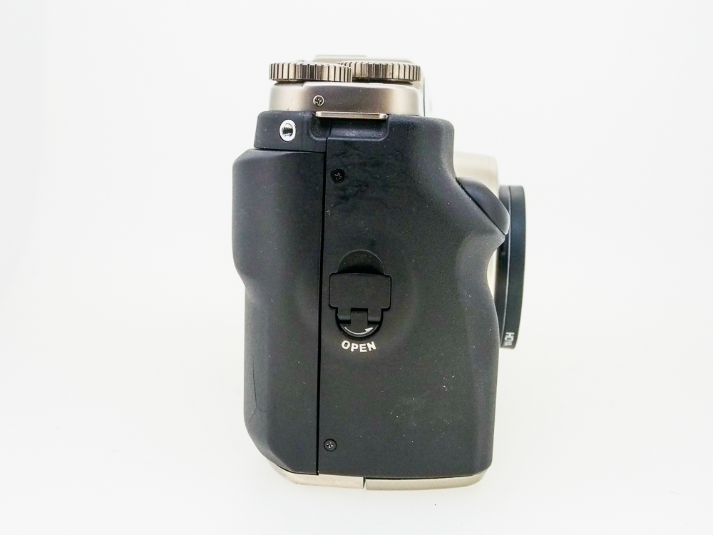 Fujifilm GA645Zi Medium Format Film Camera - Image 5